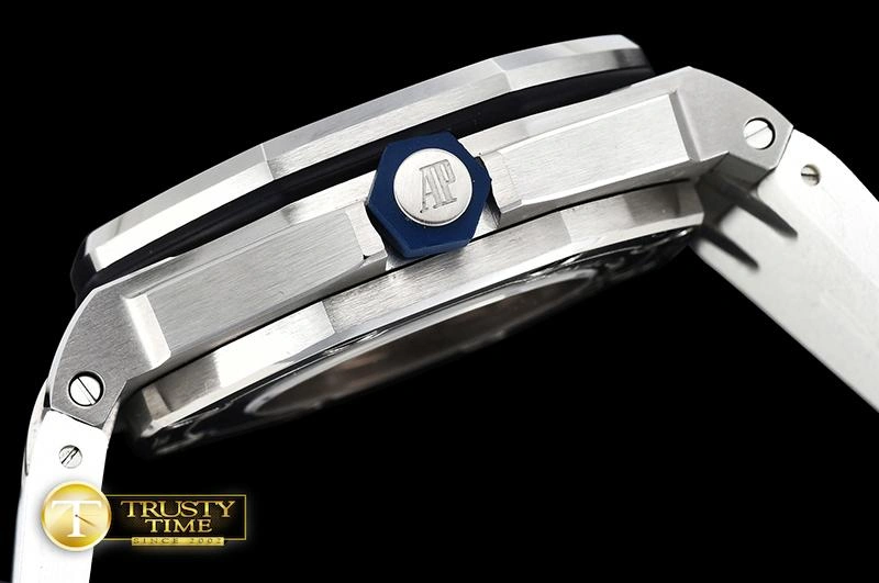 AP0413B – Royal Oak Diver Lightweight 25