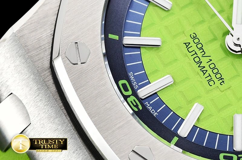 SunProtective AP0413D – Royal Oak Diver 28