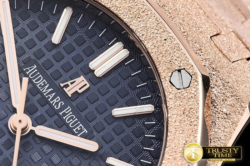 AP0513A – AP Royal Oak 37mm StreetReady 10