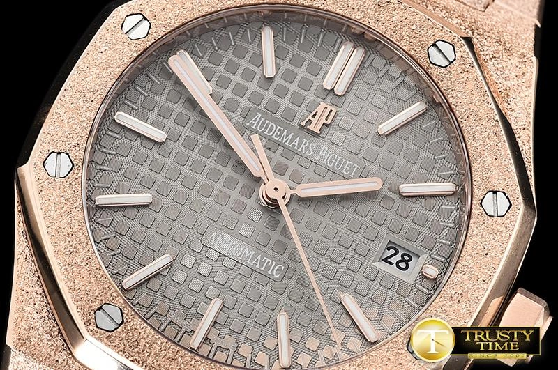 AP0513B – AP Royal Oak 37mm Refined 32