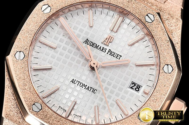 AP0513D – AP Royal Oak 37mm SmoothTexture 33