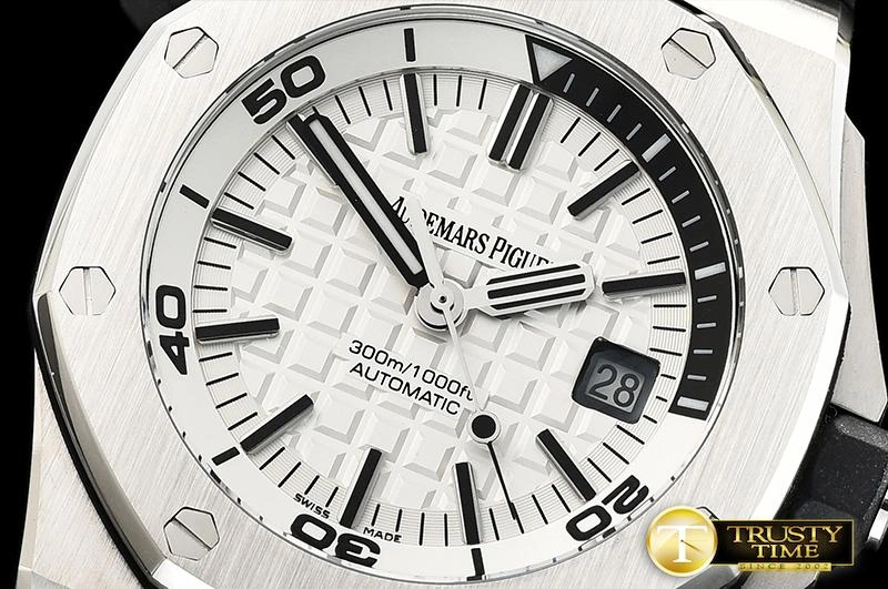 AP0524 – Royal Oak Offshore Diver Effortless 36