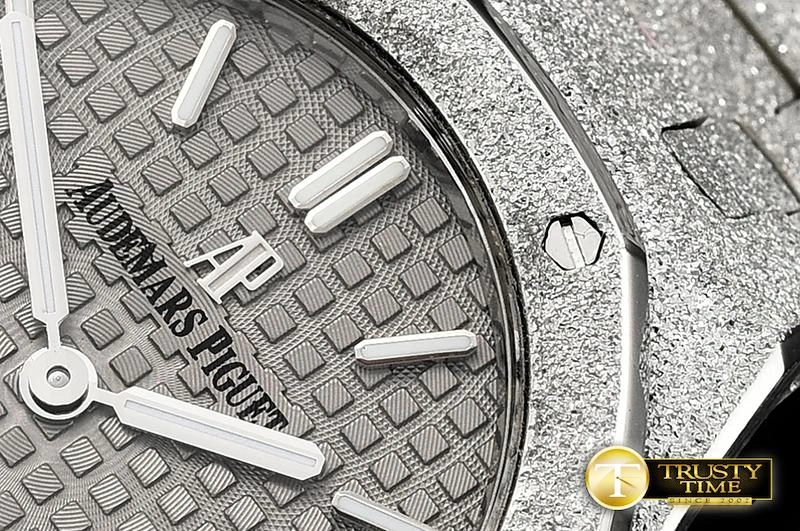 Seasonal AP0530A – AP Royal Oak 33mm 38