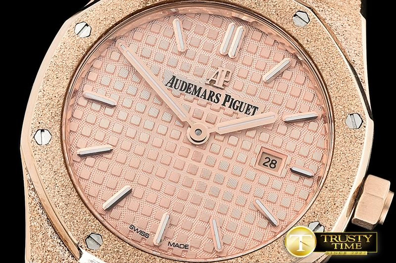 AP0532B – AP Royal Oak 33mm Premium 43