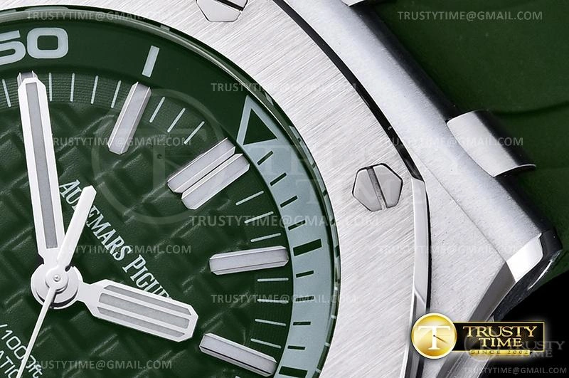 AP0612 – Royal Oak Diver EasyCare 72