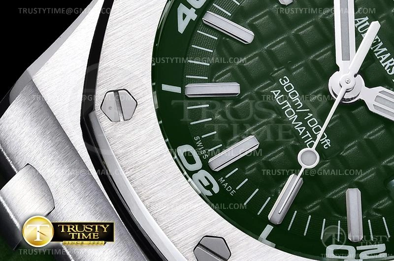 AP0612 – Royal Oak Diver EasyCare 72