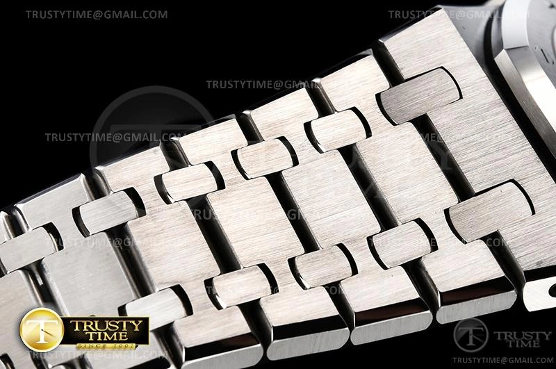 AP0620B – Royal Oak 41mm SmartChoice 75