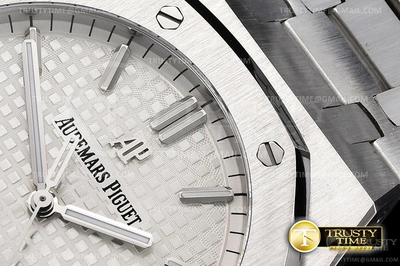 EasyCare AP0620D – Royal Oak 41mm 77