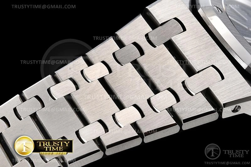 AP0626 – Royal Oak Jumbo SportInspired 78