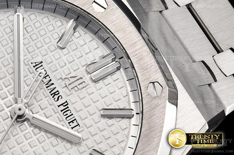 AP0627 – Royal Oak 41mm FlexibleFit 79