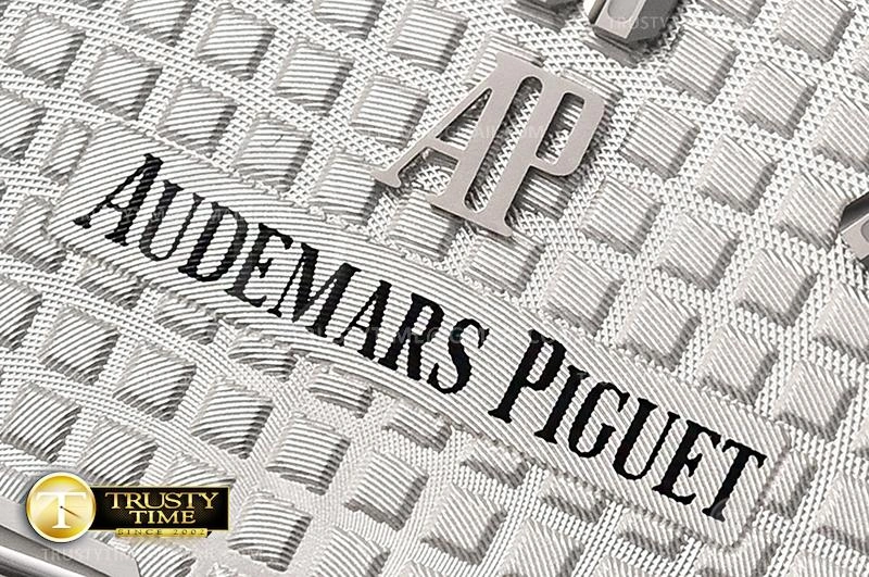 AP0627 – Royal Oak 41mm FlexibleFit 79