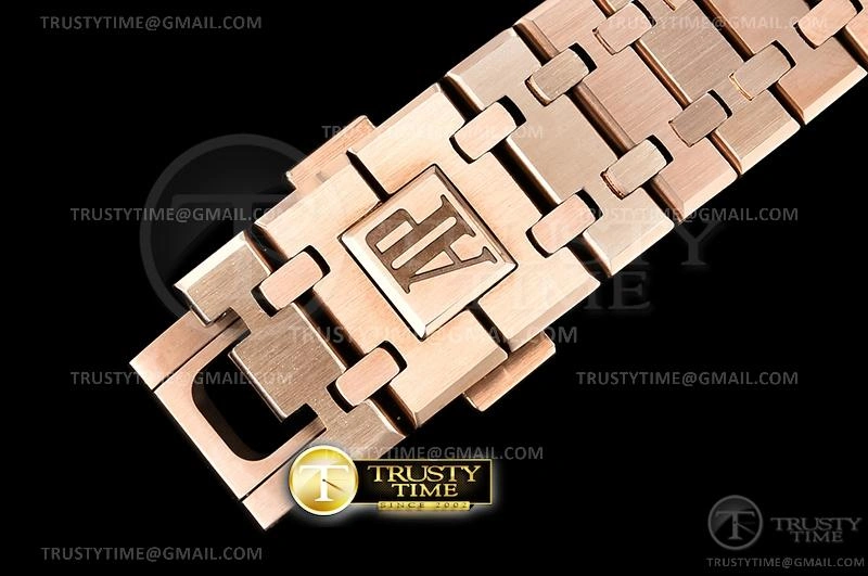 AP0628B – Royal Oak 41mm Effortless 81