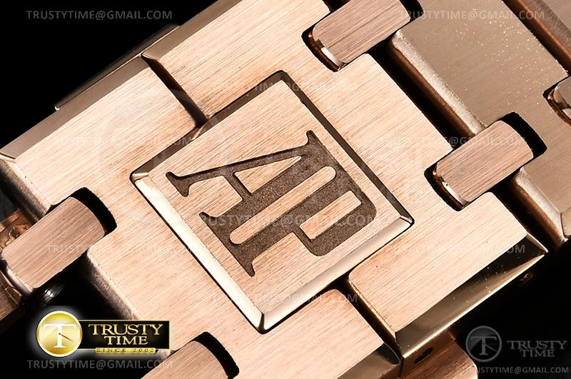 AP0628B – Royal Oak 41mm Effortless 81