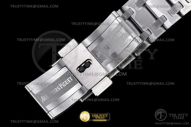 AP0733 – Royal Oak Jumbo 15202IP SS SS S-Blue ZF A SmoothTexture 85