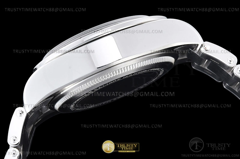 Snug Black Bay Pro GMT SS SS Black ZF Asia 1144