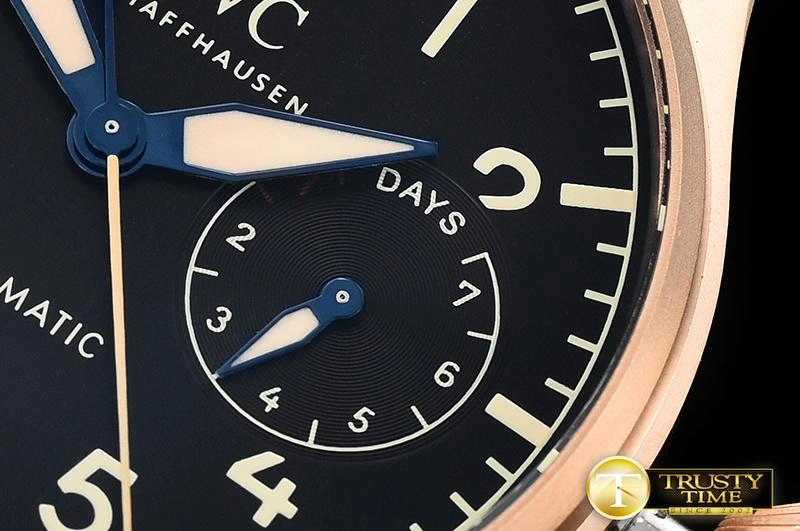 IWC0394B – Big Pilot Heritage ComfortFit 220