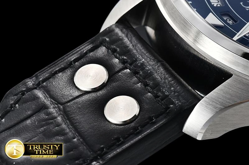 IWC0433A – Big Pilot Annual Lightweight 245