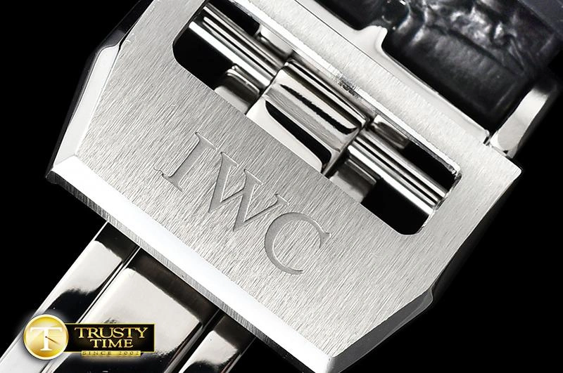 IWC0433A – Big Pilot Annual Lightweight 245