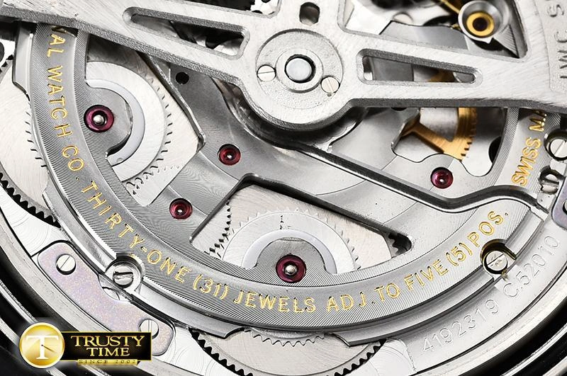 IWC0433A – Big Pilot Annual Lightweight 245