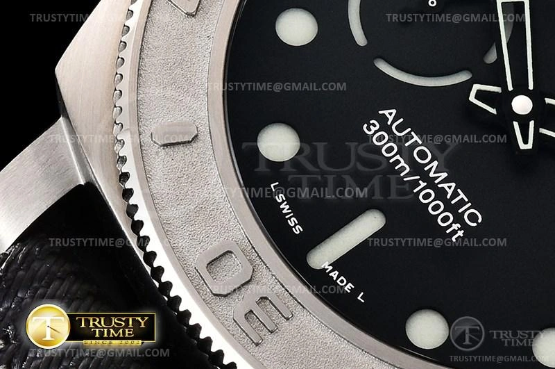 PN984NY – PAM984 Mike Horn Submersible Compact 427
