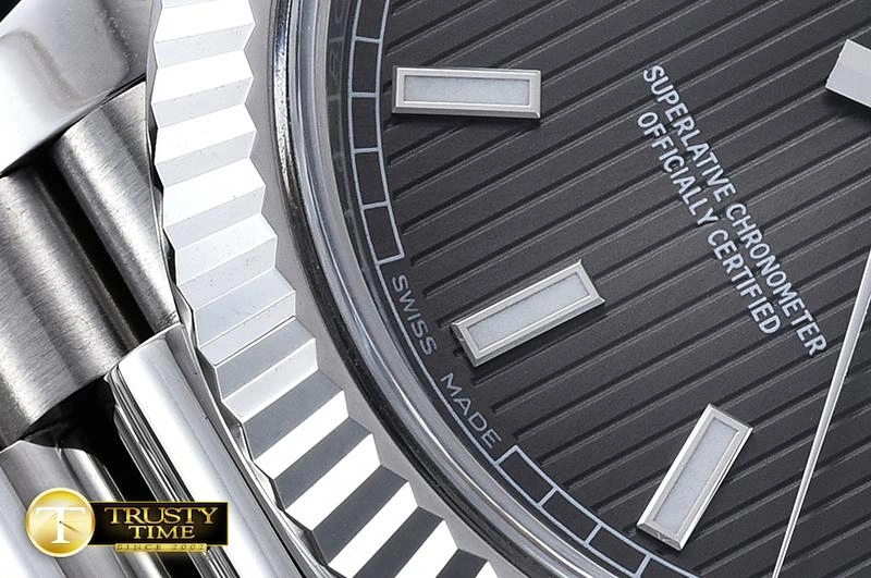 RDD0202B – DayDate 40mm ModernLook 666