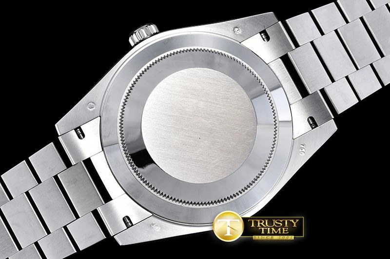 RDD0202B – DayDate 40mm ModernLook 666