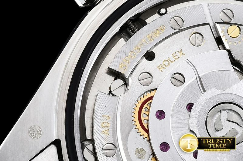RDD0207F – DayDate Compact 677