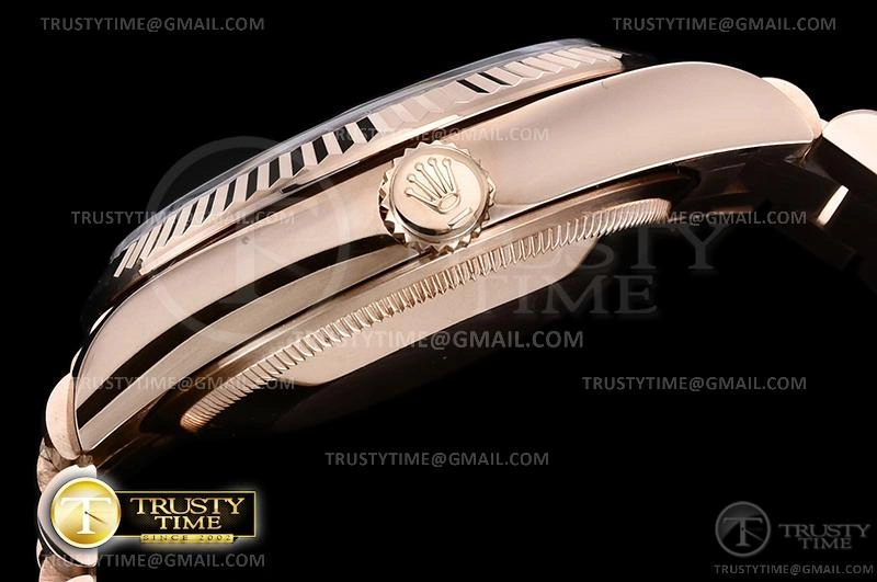 RDD0219E – DayDate 36mm RelaxedFit 695