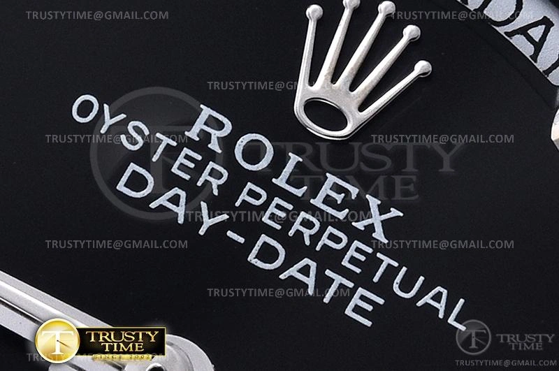 RDD0220E – DayDate 36mm Functional 700