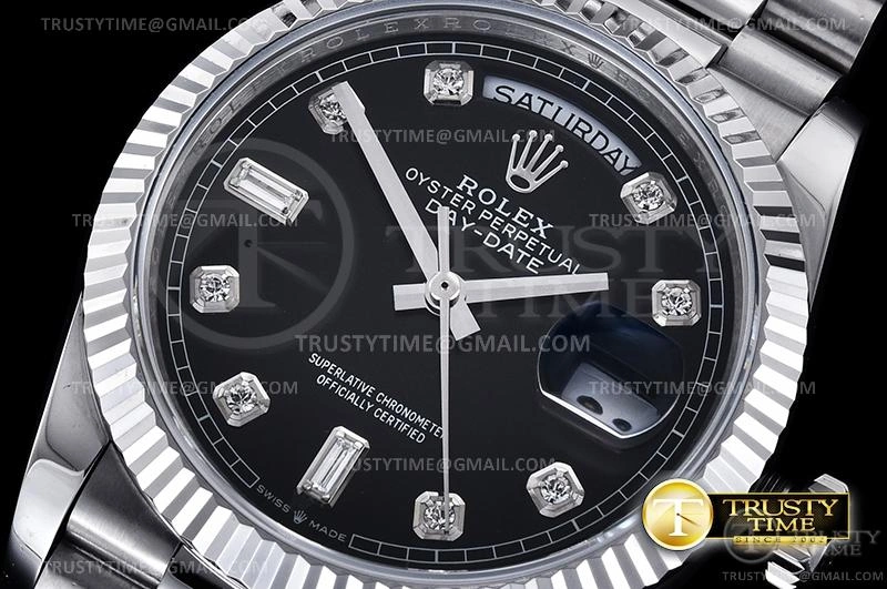 RDD0220E – DayDate 36mm Functional 700