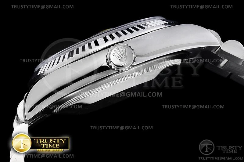 RDD0220E – DayDate 36mm Functional 700