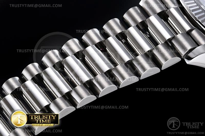 Versatile RDD0220H – DayDate 36mm 701