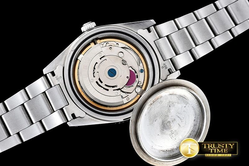 Resilient ROLSUB0186 – Vintage Sub Ref 6205 White A- 1026