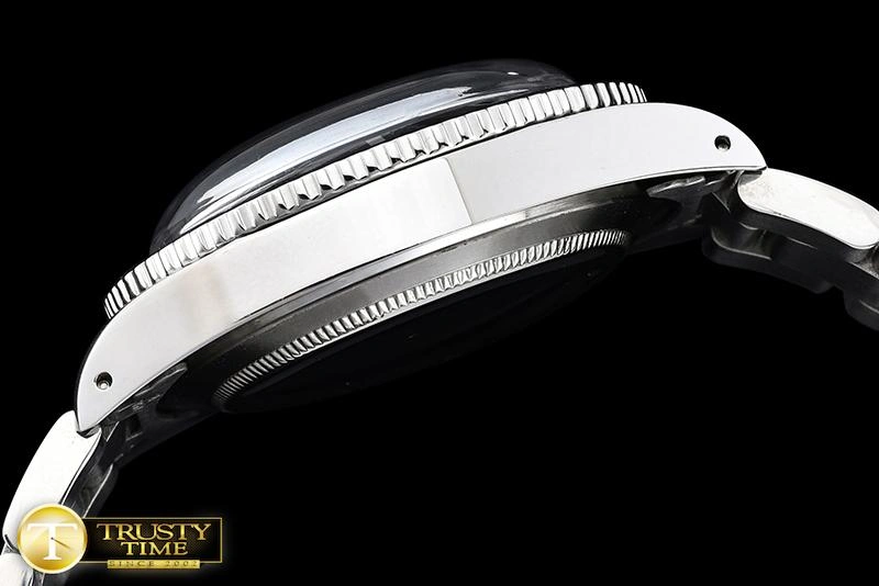 Resilient ROLSUB0186 – Vintage Sub Ref 6205 White A- 1026