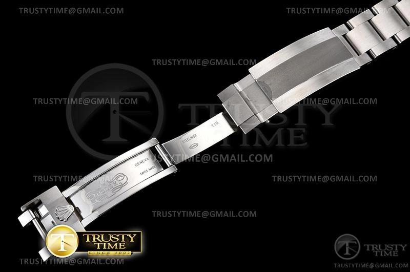 ROLSUB0295B – Submariner Compact 1043