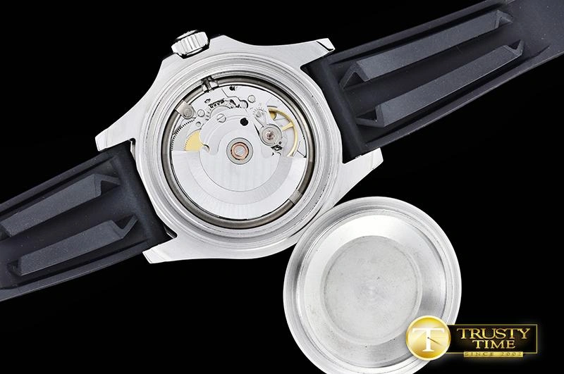 ROLYM101A – YachtMaster Seasonal 1066