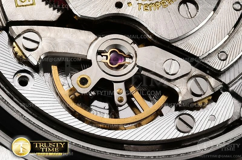 ROLYM181 – YachtMaster Unique 1077
