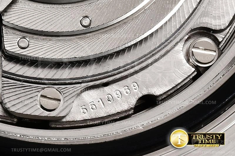ROLYM181 – YachtMaster Unique 1077
