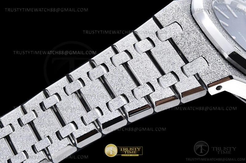 ModernLook Royal Oak 15410 Frosted SS SS Blue ZF A 108