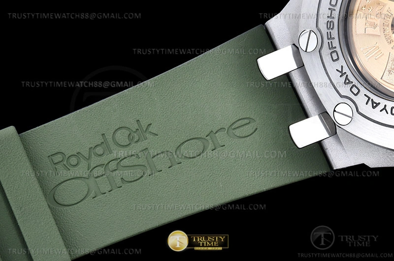 Royal Oak Offshore Diver 15710 SS RU Green APSF A WaterResistant 113