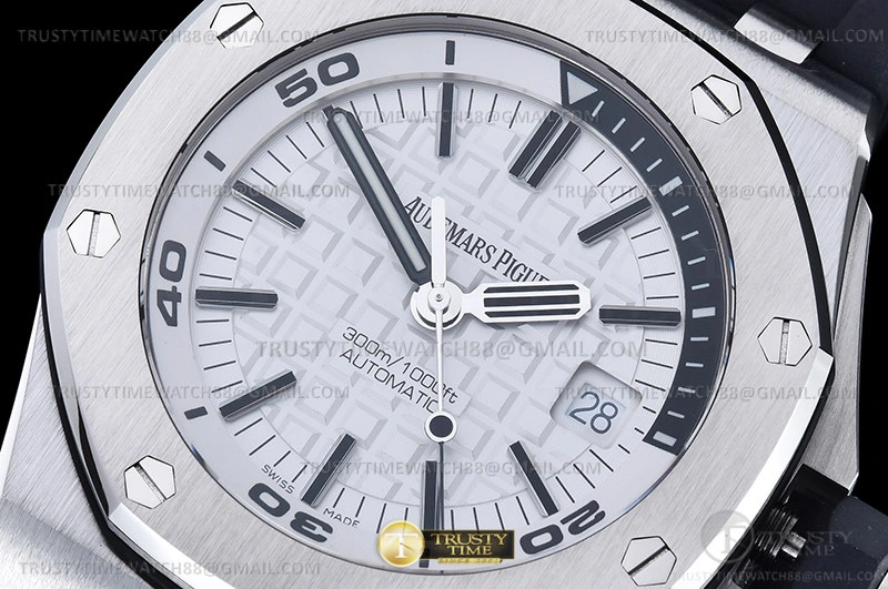 Royal Oak Offshore Diver 15710 SS RU White APSF A Popular 114