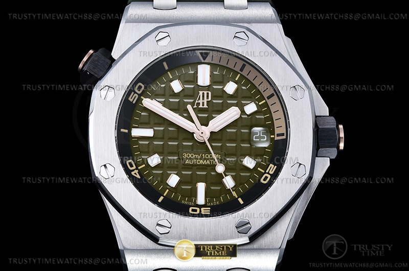 Royal Oak Offshore Diver 15720 SS RU Grn APF A HighPerformance 117