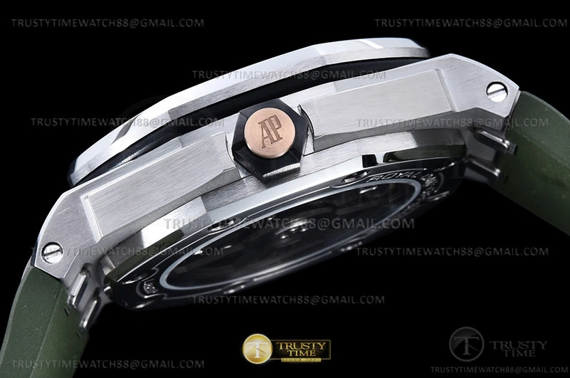Royal Oak Offshore Diver 15720 SS RU Grn APF A HighPerformance 117