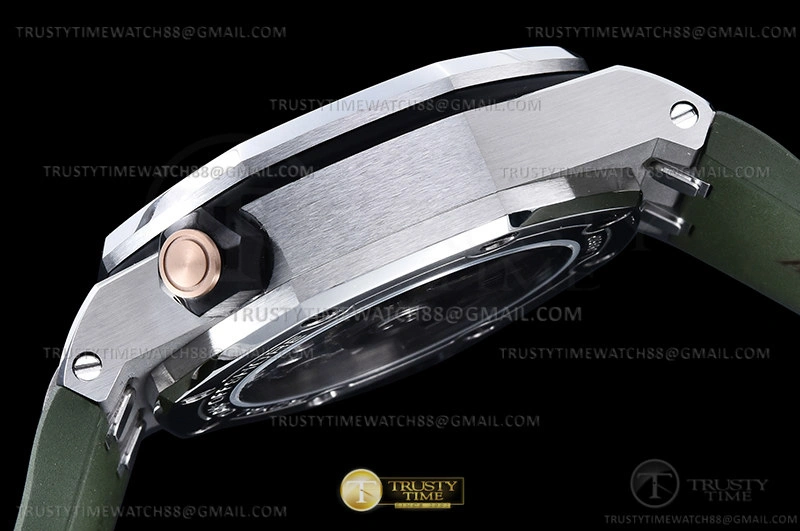 Royal Oak Offshore Diver 15720 SS RU Grn APF A HighPerformance 117