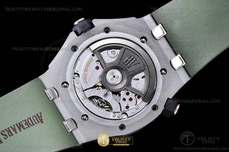 Royal Oak Offshore Diver 15720 SS RU Grn APF A HighPerformance 117