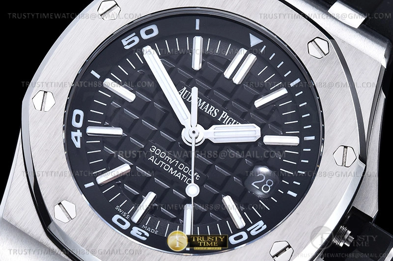 Lightweight Royal Oak Offshore Diver Dis 15710 SS RU APSF MY 119