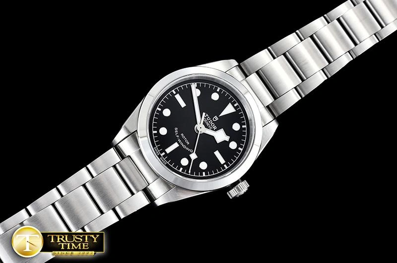 TUD064A – Heritage Black Bay Unisex 1164