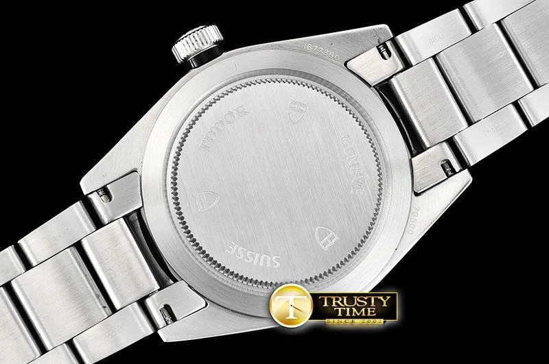 TUD064A – Heritage Black Bay Unisex 1164